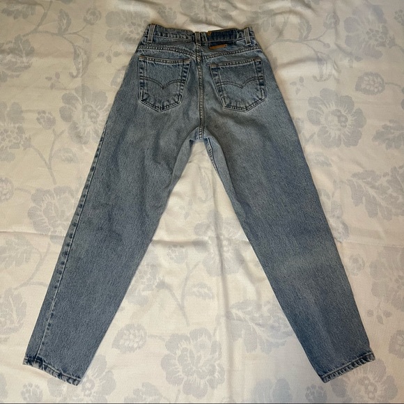 Vintage Levi’s Jeans - Picture 2 of 5